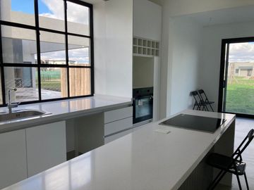 Casa a estrenar Barrio Privado Sto. Tomas, Pilar