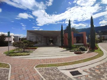 Hermoso Terreno de Venta en la mejor zona de San Patricio, Cumbayá