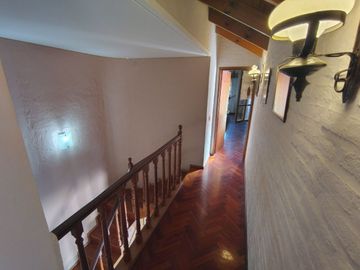 CASA 4 DORM 4 BAÑOS PISCINA FONDO LOTE 10 X 43