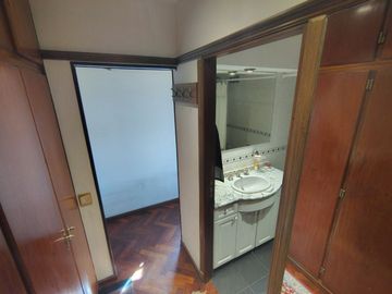 CASA 4 DORM 4 BAÑOS PISCINA FONDO LOTE 10 X 43