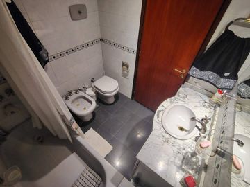 CASA 4 DORM 4 BAÑOS PISCINA FONDO LOTE 10 X 43