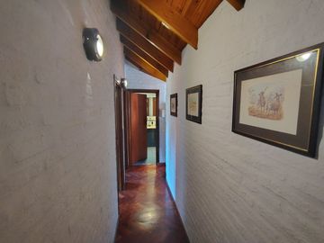 CASA 4 DORM 4 BAÑOS PISCINA FONDO LOTE 10 X 43