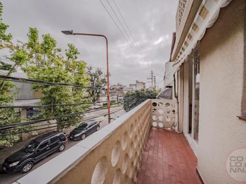 PH en venta con lavadero y terraza propia