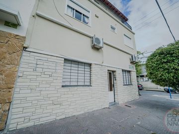 PH en venta con lavadero y terraza propia