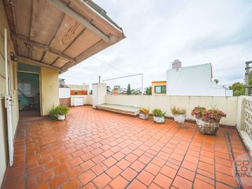 PH en venta con lavadero y terraza propia