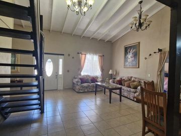 Venta de Casa de 1 nivel en Praderas del Ciprés.