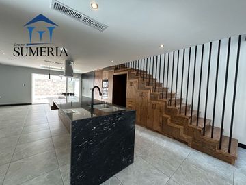 Espectacular casa en Bosque Real