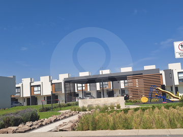 Fracc. Aurea  Casa en condominio en venta en Los Sauces