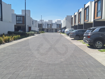 Fracc. Aurea  Casa en condominio en venta en Los Sauces