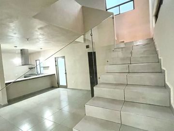 ST RENTA DE CASA DE LUJO EN ALAMO SUR SANTIAGO