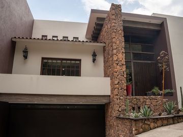 Casa en Venta - Priv del Acueducto