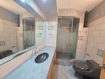 Vendo Exclusivo Departamento en el Malecón de la Reserva – Miraflores