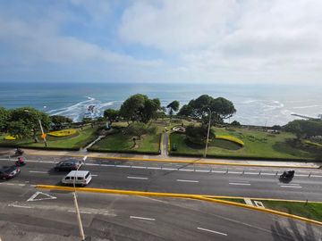Vendo Exclusivo Departamento en el Malecón de la Reserva – Miraflores