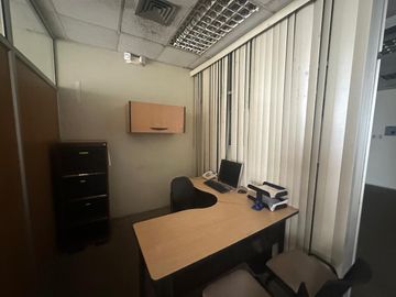 VENTA PISO COMPLETO OFICINA 650M2 EDIF CALLE 9 DE OCTUBRE (JLR)