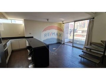 Hermoso y amplio Loft! + Estac.y bod. pasos metro