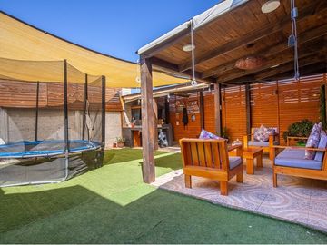 Hermosa casa en venta Cond Prados de Buin