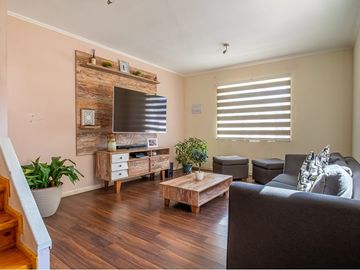 Hermosa casa en venta Cond Prados de Buin