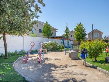 Hermosa casa en venta Cond Prados de Buin
