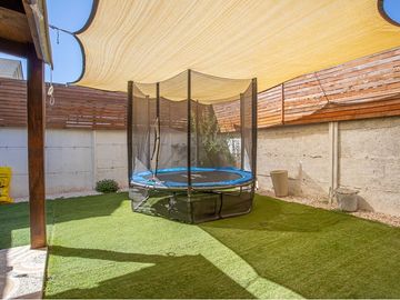 Hermosa casa en venta Cond Prados de Buin