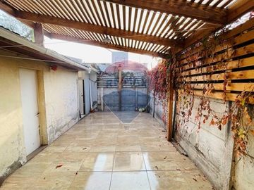 Casa esquina en venta, Conchalí.