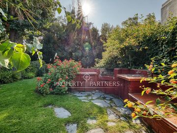 CASA FAMILIAR CON MARAVILLOSO JARDIN SECTOR CLUB DE POLO