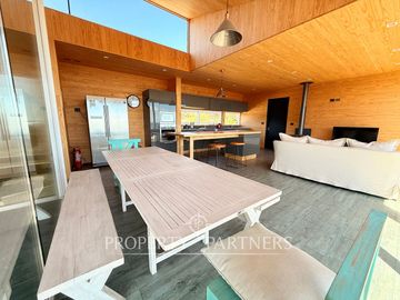 Pichilemu, Casa con Despejada vista al mar en el Pangal