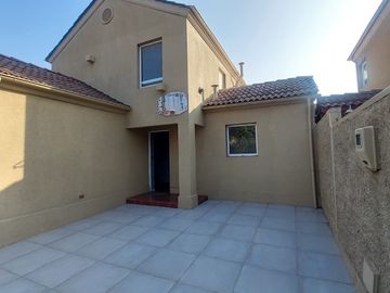 CASA EN PJE PUENTE MANSO (3D-3B) - VALLE LO CAMPINO, QUILICURA