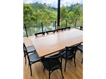 Casa en venta de dos niveles en El Peñol - La Cristalina