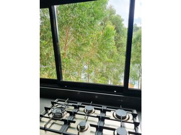 Casa en venta de dos niveles en El Peñol - La Cristalina