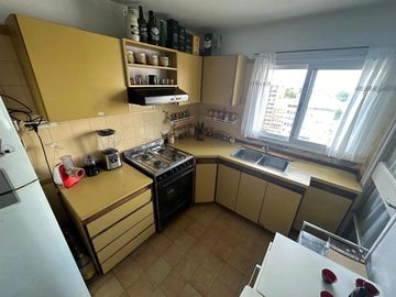 VENTA DEPARTAMENTO 3 AMBIENTES  DEPENDENCIAS COCHERA