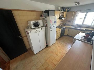 VENTA DEPARTAMENTO 3 AMBIENTES  DEPENDENCIAS COCHERA