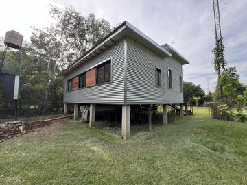 Casa en  venta en el Delta en Segunda Sección sobre Arroyo Estudiantes