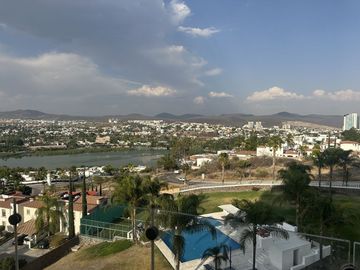 OPORTUNIDAD, AMPLIO DEPARTAMENTO EN VENTA CON VISTA AL LAGO, JURIQUILLA