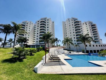 OPORTUNIDAD, AMPLIO DEPARTAMENTO EN VENTA CON VISTA AL LAGO, JURIQUILLA