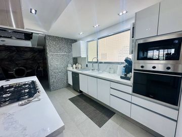 OPORTUNIDAD, AMPLIO DEPARTAMENTO EN VENTA CON VISTA AL LAGO, JURIQUILLA