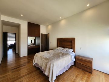 DEPARTAMENTO EN VENTA EN BOSQUE REAL