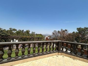 Casa en Venta al Sur en el Palomar Vista  Panorámica