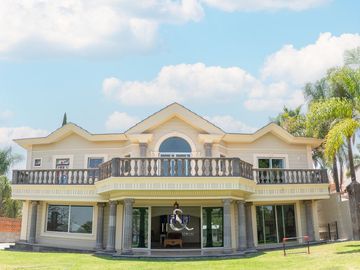 Casa en Venta al Sur en el Palomar Vista  Panorámica