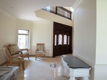 Casa en Venta al Sur en el Palomar Vista  Panorámica