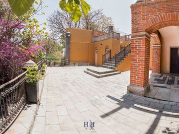 Casa en Venta al Sur en el Palomar Vista  Panorámica