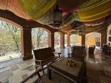 Casa en Venta al Sur en el Palomar Vista  Panorámica