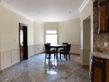 Casa en Venta al Sur en el Palomar Vista  Panorámica
