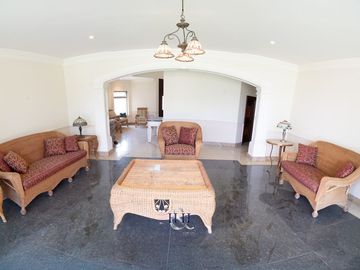 Casa en Venta al Sur en el Palomar Vista  Panorámica