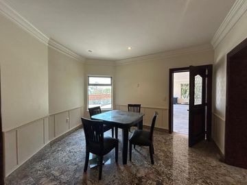 Casa en Venta al Sur en el Palomar Vista  Panorámica