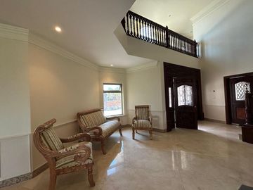 Casa en Venta al Sur en el Palomar Vista  Panorámica