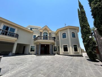 Casa en Venta al Sur en el Palomar Vista  Panorámica