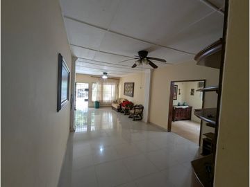 SE VENDE CASA INDEPENDIENTE EN PARAISO