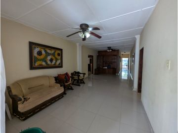 SE VENDE CASA INDEPENDIENTE EN PARAISO