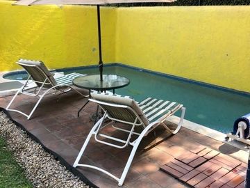 ¡Tu oasis privado con alberca y jardín en exclusiva privada!