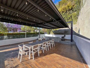 Casa de Lujo en Venta en Lomas del Valle Zapopan